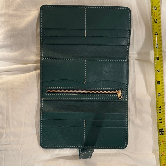 Portland leather peacock tri fold Green Leather Wallet - Picture 2 of 3